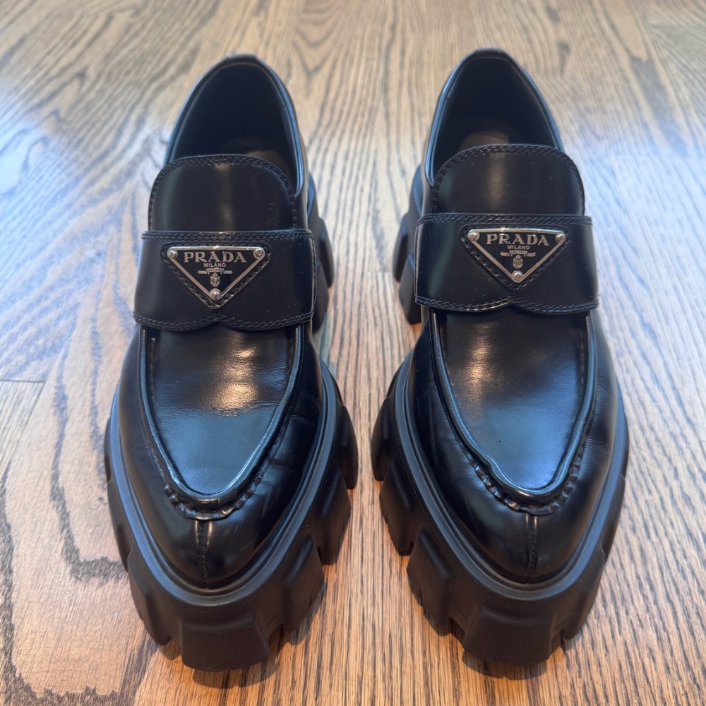 Prada Monolith logo Leather loafer size 7